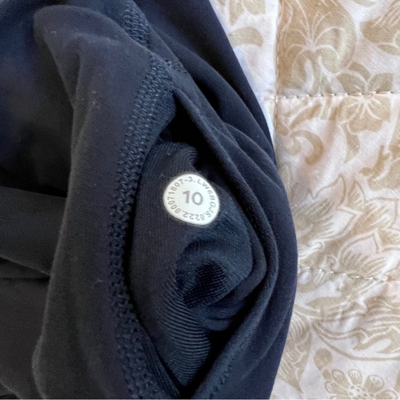 Lululemon Athletica Navy Leggings - Picture 3 of 3